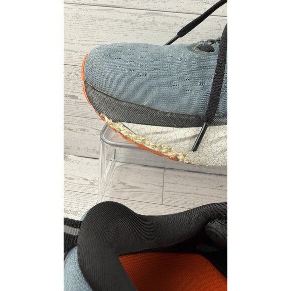Athletic_Shoes